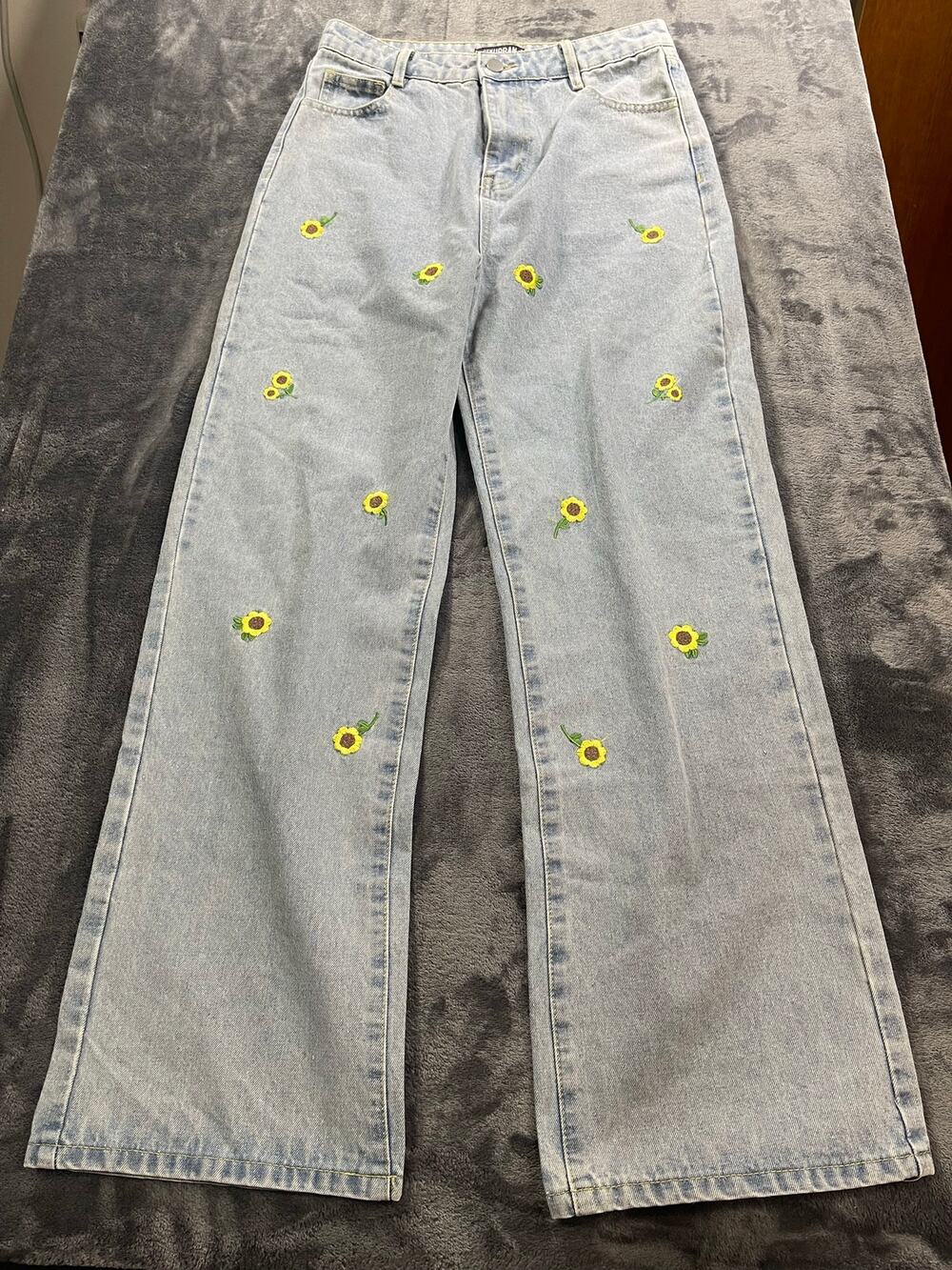 Women’s Size Large Sunflower Embroidered Wide Leg Jeans High Waist Floral Pants